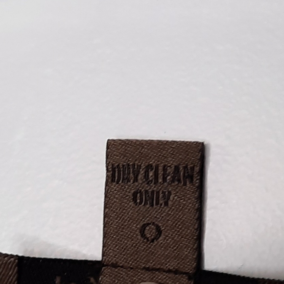 100% Silk Sleeveless blouse - Picture 5 of 8